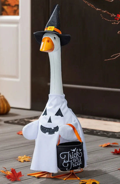 Giddy The Goose Outfits